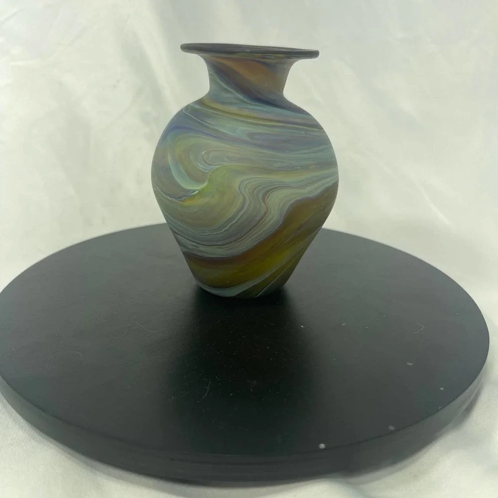VTG Pheonitian  blown glass vase - Picture 3 of 10
